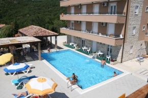 Отель Apartments Đurašević  Свети-Стефан